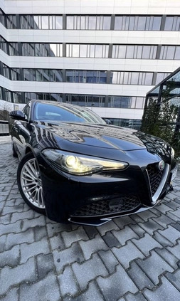 Alfa Romeo Giulia cena 79900 przebieg: 135000, rok produkcji 2016 z Poznań małe 172